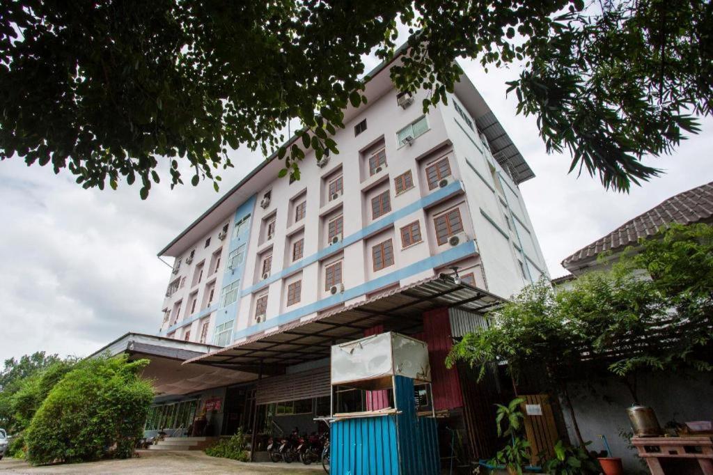 Oyo 75356 Thipsiri Lodge Chiang Mai Ngoại thất bức ảnh