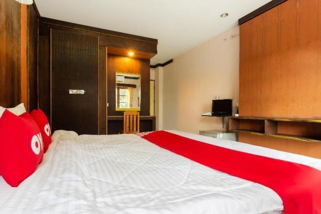 Oyo 75356 Thipsiri Lodge Chiang Mai Ngoại thất bức ảnh